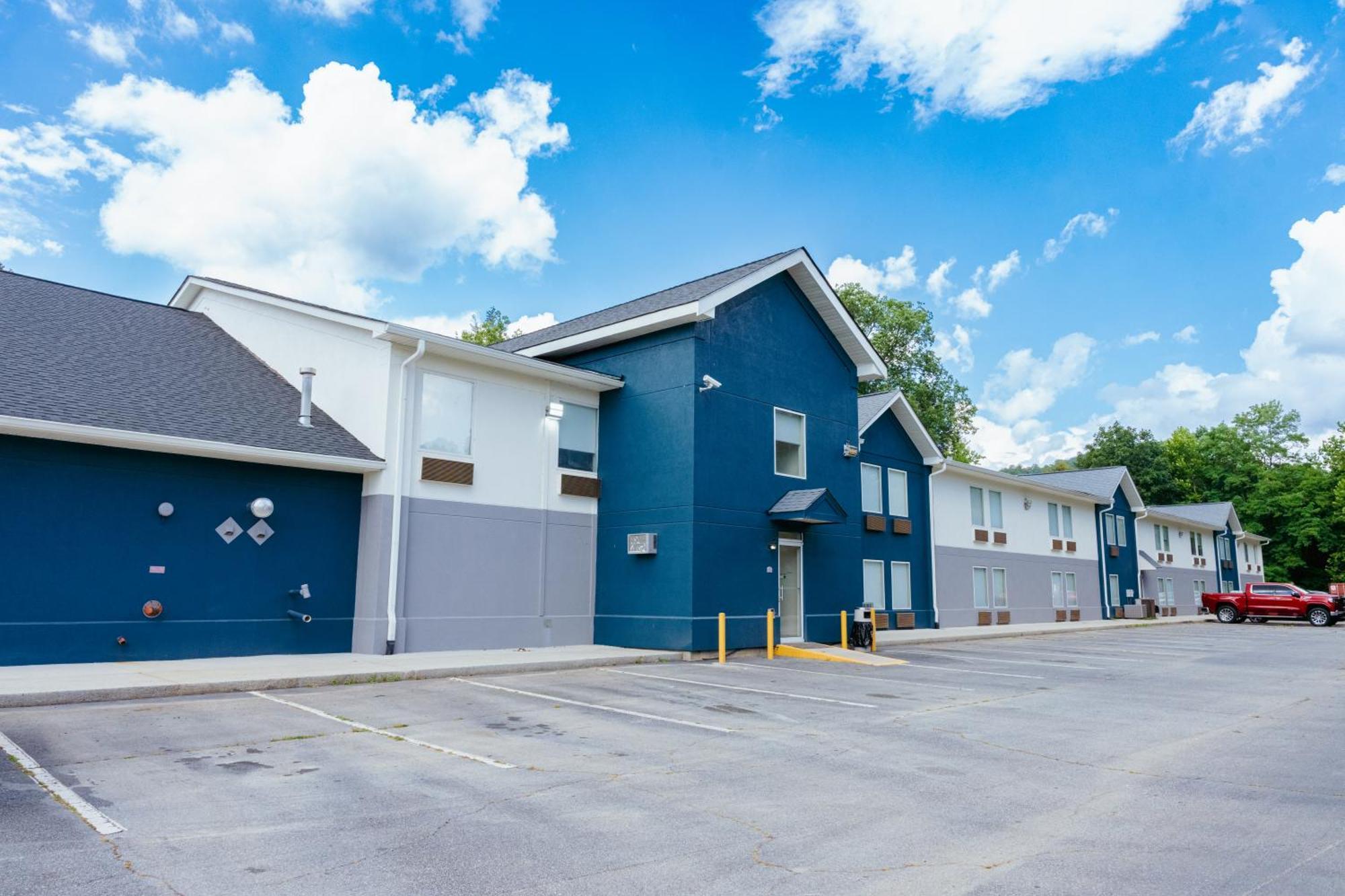 Clarion Pointe-Dillard Near Blue Ridge Mountains Hotell Eksteriør bilde