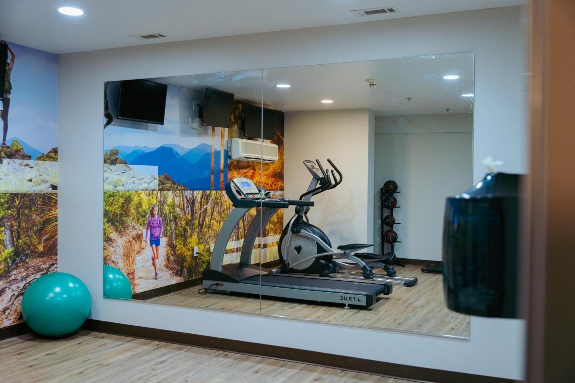 Clarion Pointe-Dillard Near Blue Ridge Mountains Hotell Eksteriør bilde