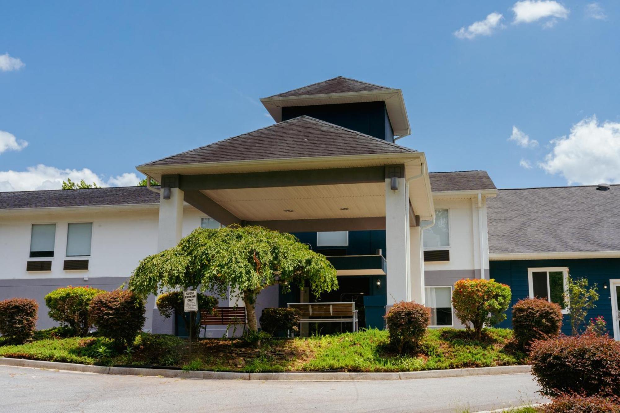 Clarion Pointe-Dillard Near Blue Ridge Mountains Hotell Eksteriør bilde