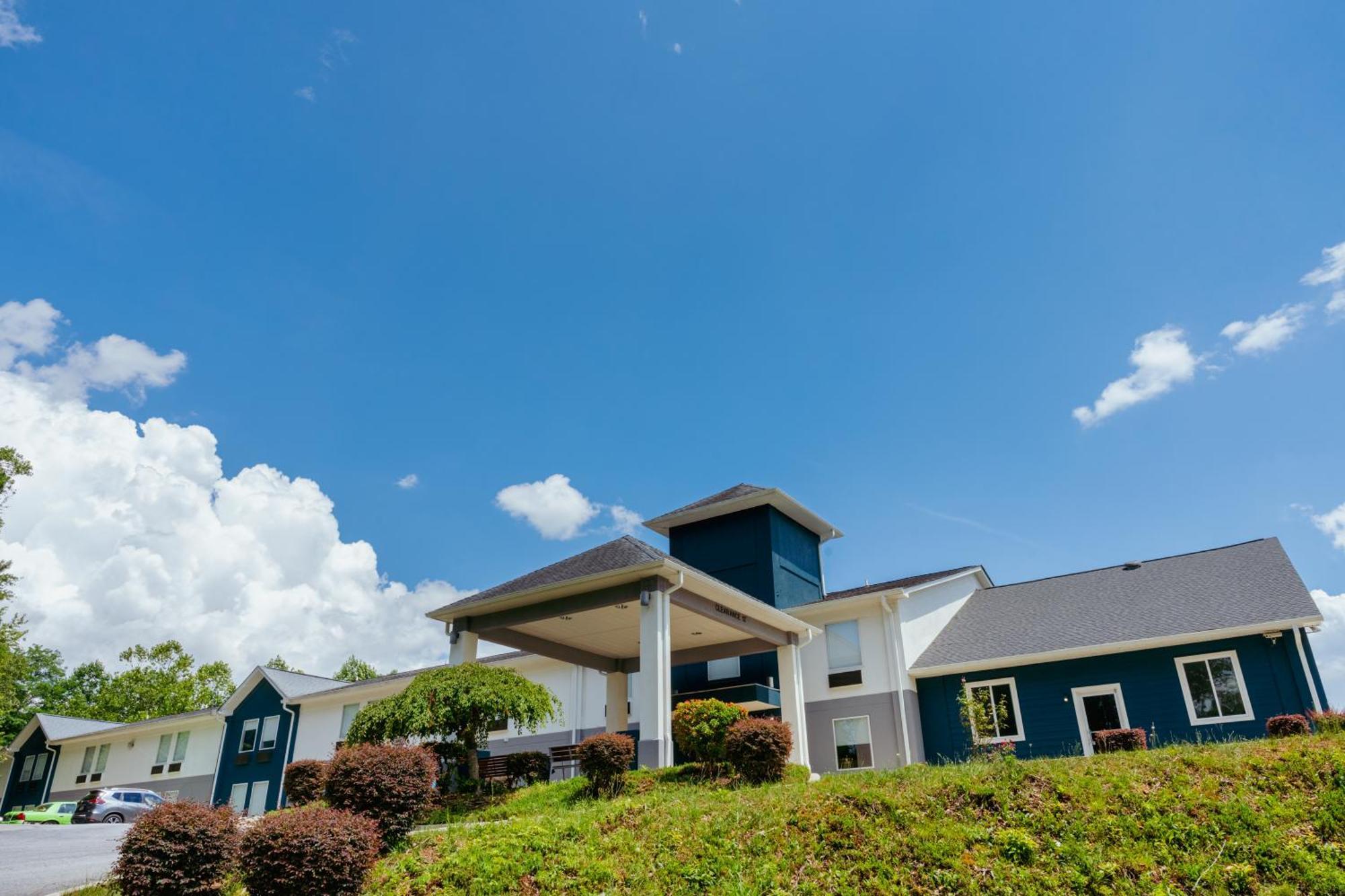 Clarion Pointe-Dillard Near Blue Ridge Mountains Hotell Eksteriør bilde